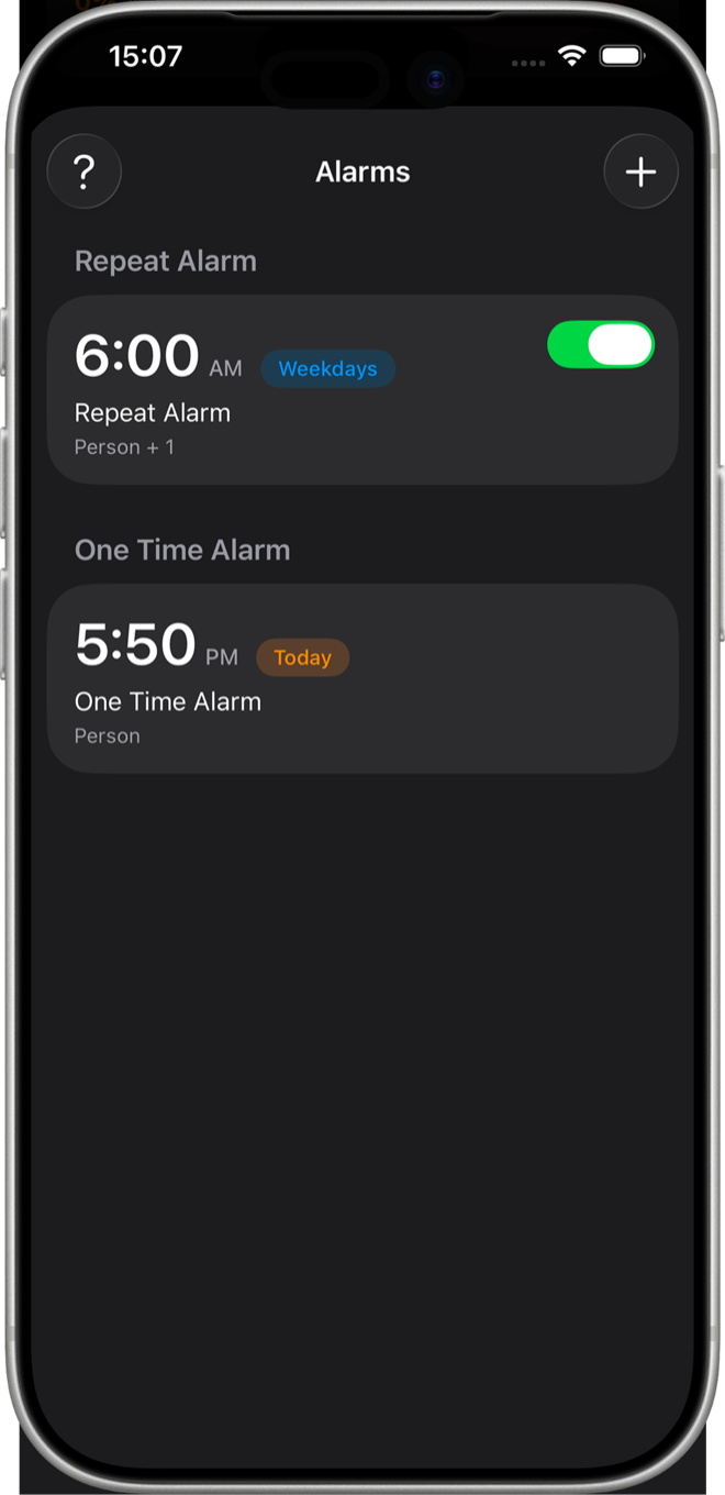 La liste des alarmes de Tokenman : une alarme récurrente à 6:00 en semaine couvrant deux comptes, et une alarme unique à 17:50.